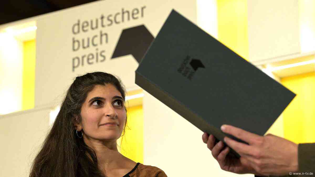 Lügen, Rassismus und Verdrängung: Shida Bazyar erhält Deutschen Buchpreis für "Die Lücken"