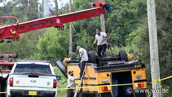 Schulbus überschlägt sich und landet auf der Gegenfahrbahn: Unfall in Florida fordert zwei Tote