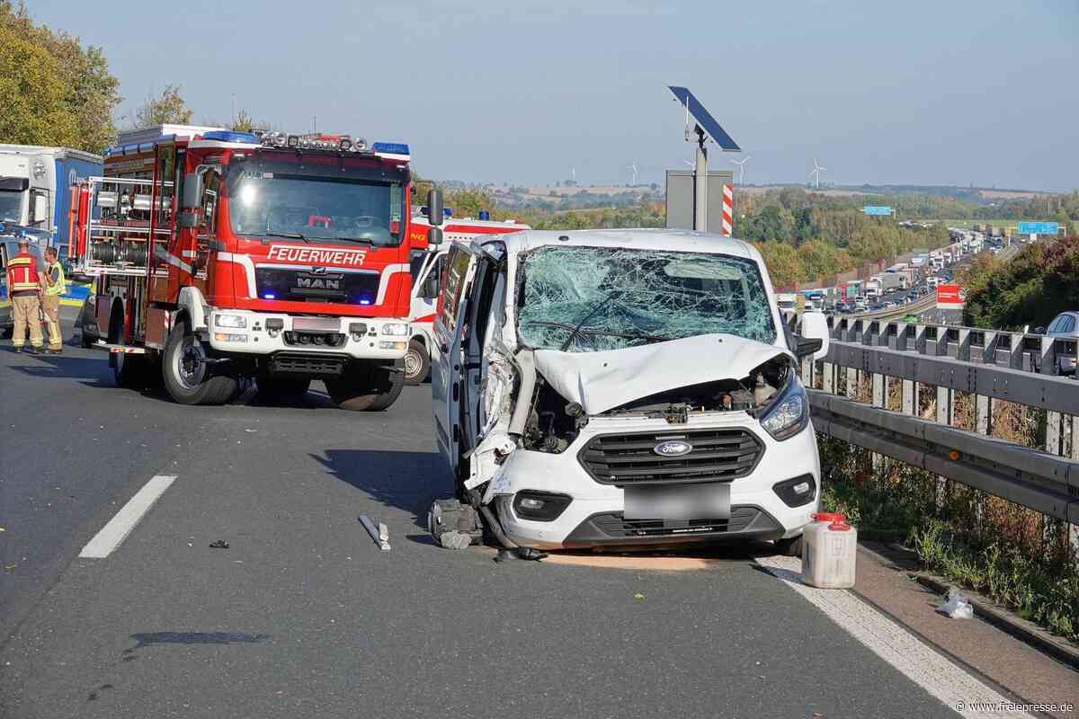 Dreieck Nossen: Schwerverletzte und kilometerlanger Stau nach Unfall auf A4