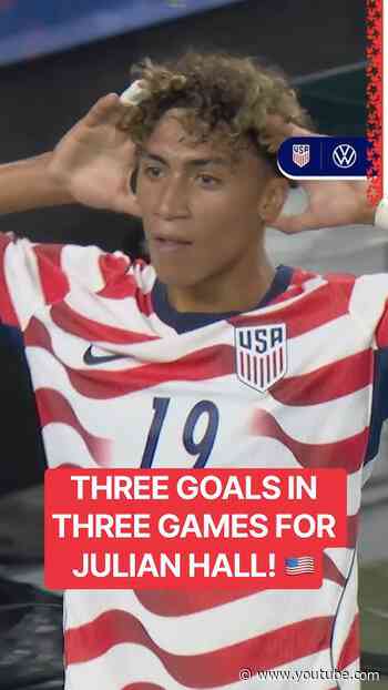 JULIAN HALL MAKES THE CROWD COME ALIVE VS. MEXICO! @v@volkswagen_usausmnt #mexico