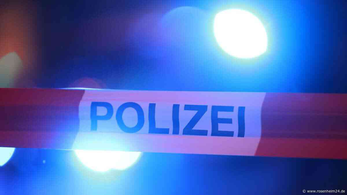 Schwer verletzter Mann (21) an Münchner Bushaltestelle entdeckt - Polizei ermittelt