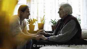 Pflege zu Hause: Studie zeigt, wo Pflegebedürftige und Angehörige an Grenzen stoßen