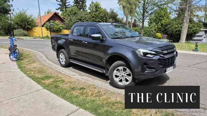 Al volante de la nueva camioneta Isuzu: La trabajadora incansable que esconde su identidad