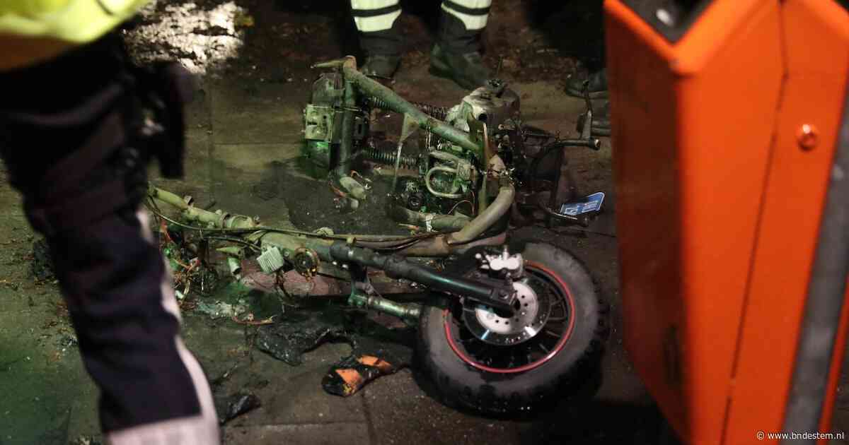 Scooter vermoedelijk in brand gestoken in Roosendaal, alleen frame blijft over
