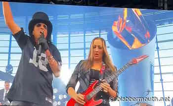 Watch: ALICE COOPER Plays Three-Song Set At Halftime Of Las Vegas Raiders Vs. Kansas City Chiefs Game