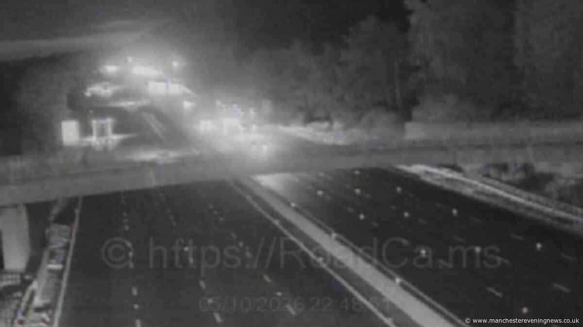 M6 crash leaves motorway closed to traffic near Stoke-on-Trent in Staffordshire