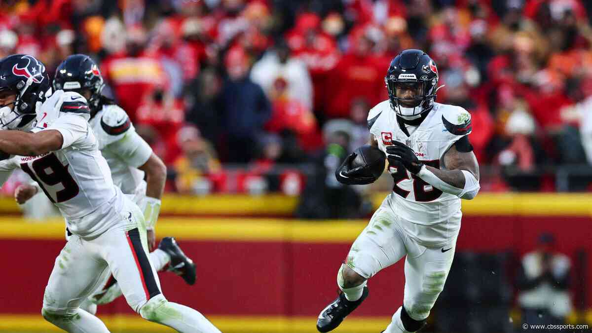 Seahawks signing Joe Mixon to aid depleted RB room, per report