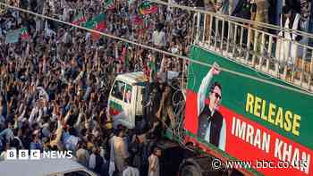 Supporters of jailed ex-PM Imran Khan begin march in Pakistan