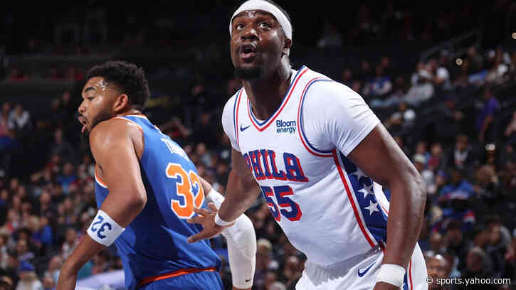 Ariel Hukporti leaves game vs. Knicks with apparent leg injury
