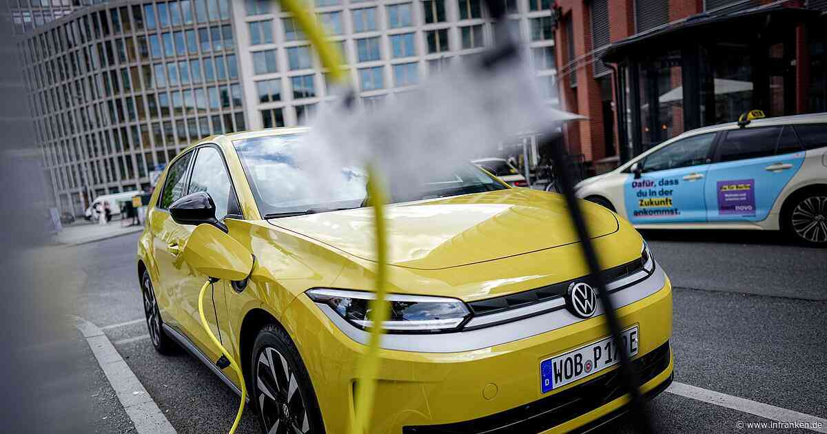 Preise von E-Autos und Verbrennern nähern sich wieder an