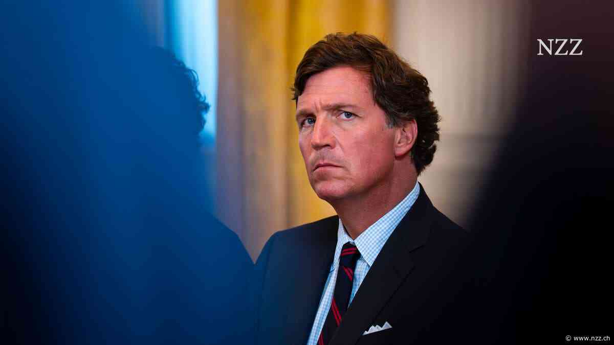 «Ich schätze, ich bin einfach ein heimlicher Nazi . . .», sagt der Star-Podcaster Tucker Carlson und verheddert sich in Aussagen um Grossbritanniens Rolle im Zweiten Weltkrieg