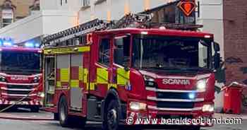Firefighters extinguish pub blaze in Glasgow city centre