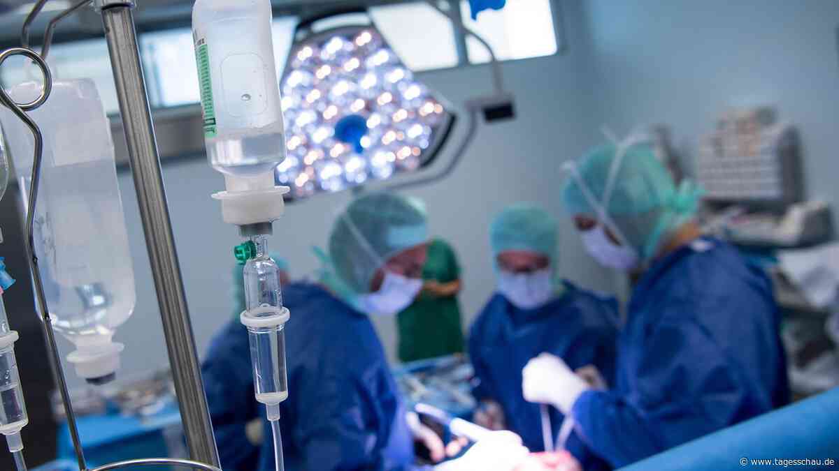 Wie starre Hierarchien in Kliniken Machtmissbrauch ermöglichen