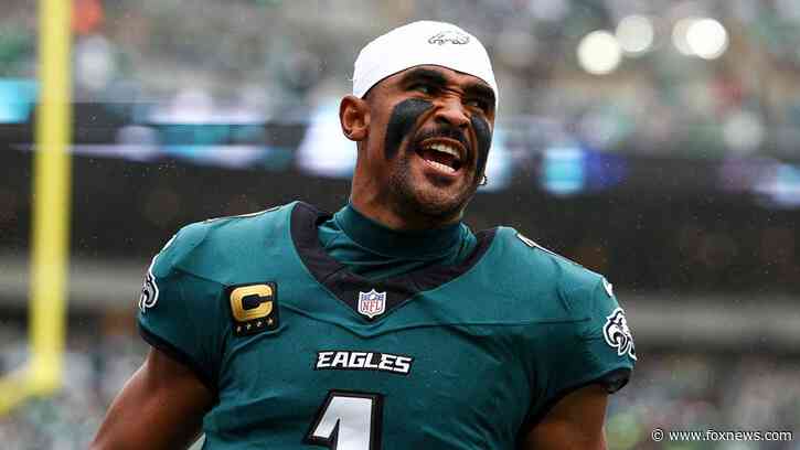 Jalen Hurts curses at receiver in viral hot-mic moment during Eagles' collapse against Rams