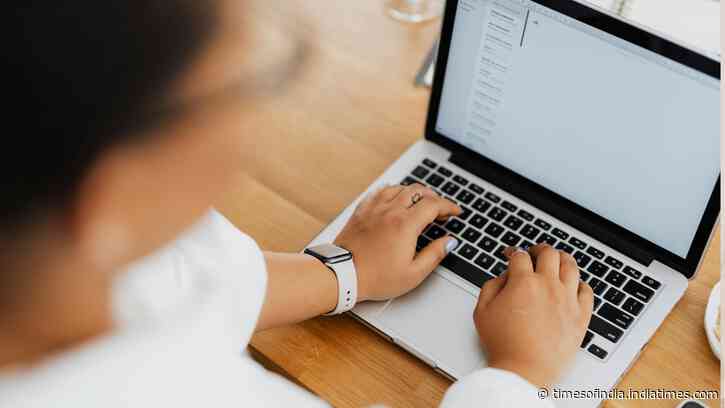 Psychology says people who reread every work email before sending it may fear more than mistakes: Why the need to check, edit, and reread a simple message can be linked to anxiety, perfectionism, or fear of being judged