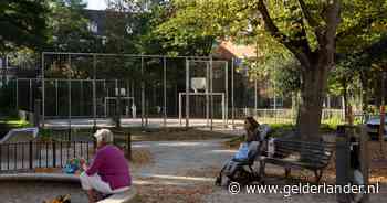 Amsterdam haalt ‘onveilige’ trampolines uit speeltuin weg: ‘Dit gaat drie keer nergens over’
