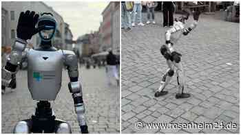 Humanoider Roboter läuft durch Rosenheim – und sorgt für reichlich Reaktionen