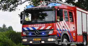 Brand bij bedrijf in Moerdijk: veel rook, die blijft hangen vanwege dichte mist