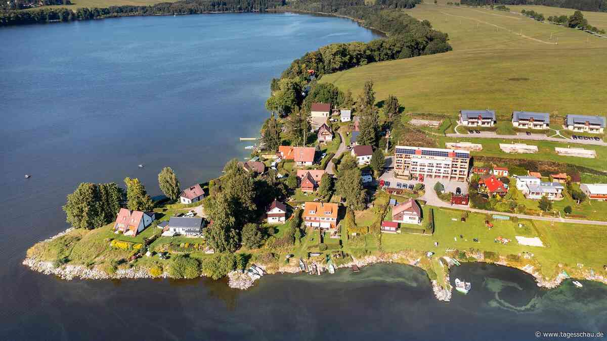 Südböhmen in Tschechien: Trockenheit legt deutsche Gräber in Stausee frei