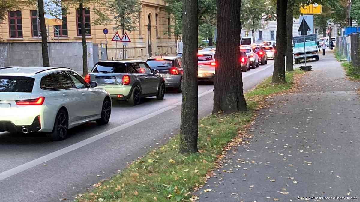 Sperrung der B17 in Augsburg sorgt am Dienstag erneut für Behinderungen – so ist die Lage