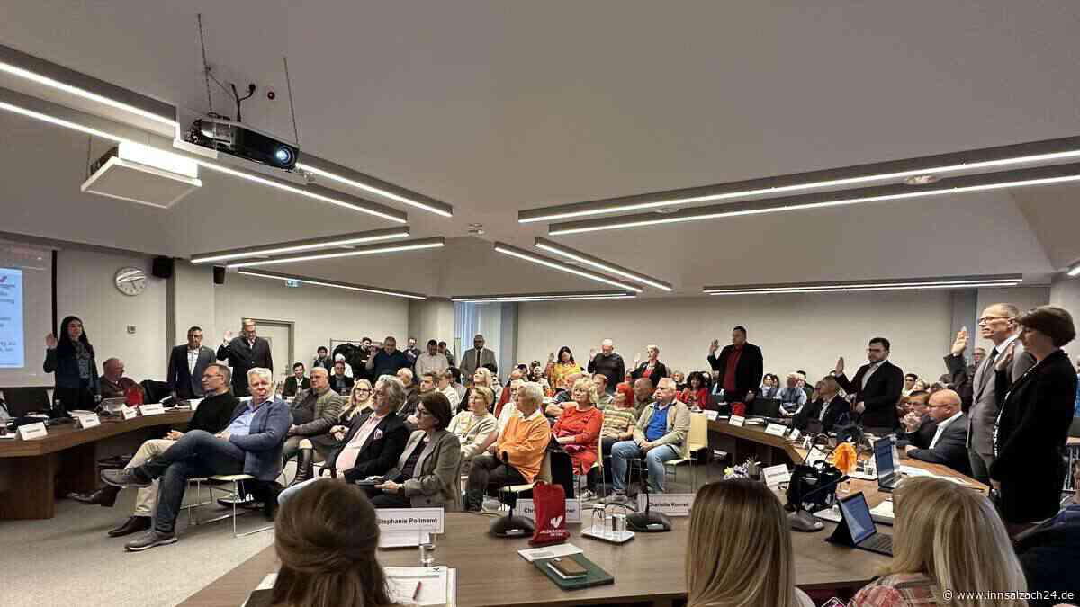 Ärgernis: Bürger stehen vor verschlossenen Türen – Wie Stadtrat Waldkraiburg das verhindern will