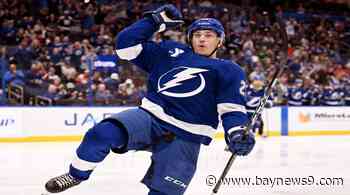 Lightning roll past the winless Flyers 4-1