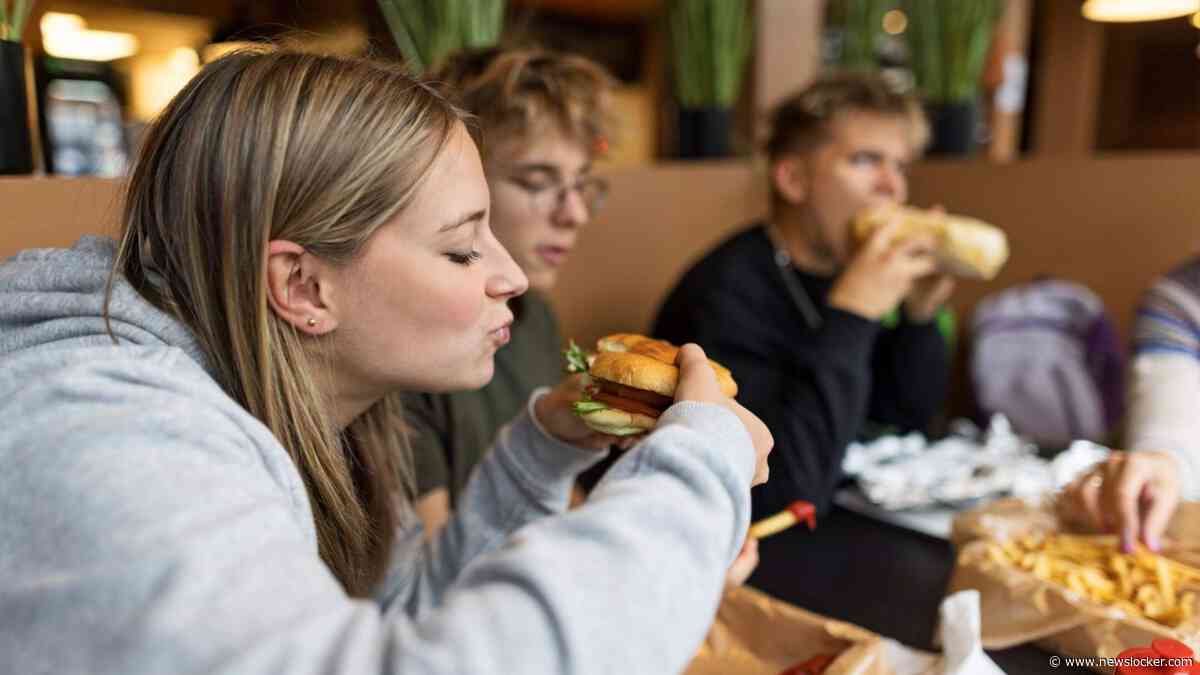 Praat mee: Moeten gemeenten kunnen ingrijpen als er te veel ongezond eten rond scholen wordt verkocht?