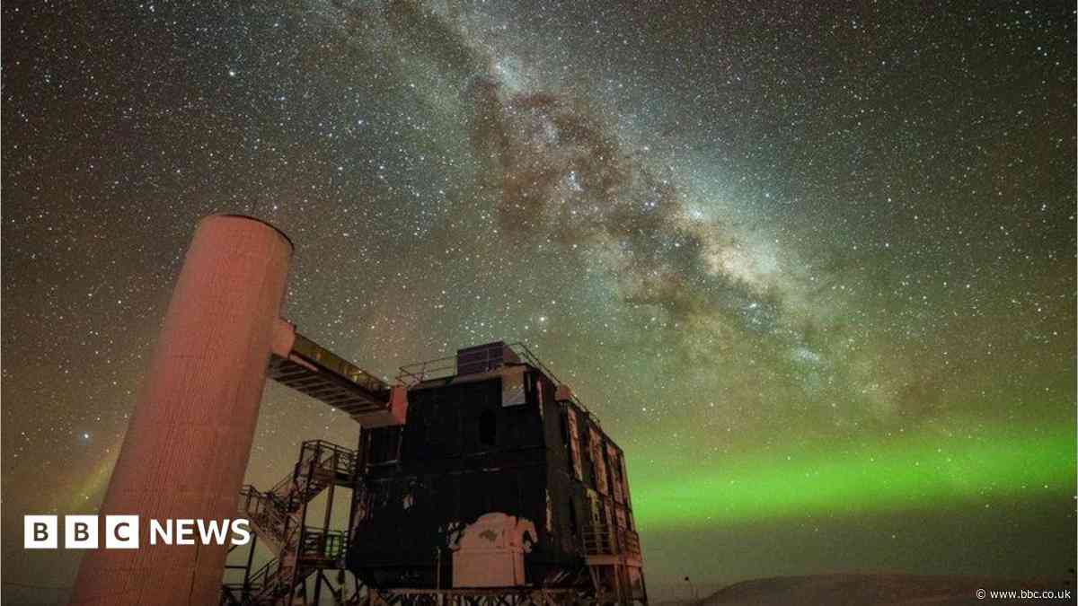 'Ghost particles' from space telescope wins physics Nobel
