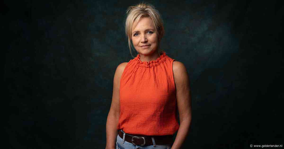 Yvon Jaspers maakt programma over parkinson na diagnose broer: ‘Ziekte werd onderdeel van ons leven’