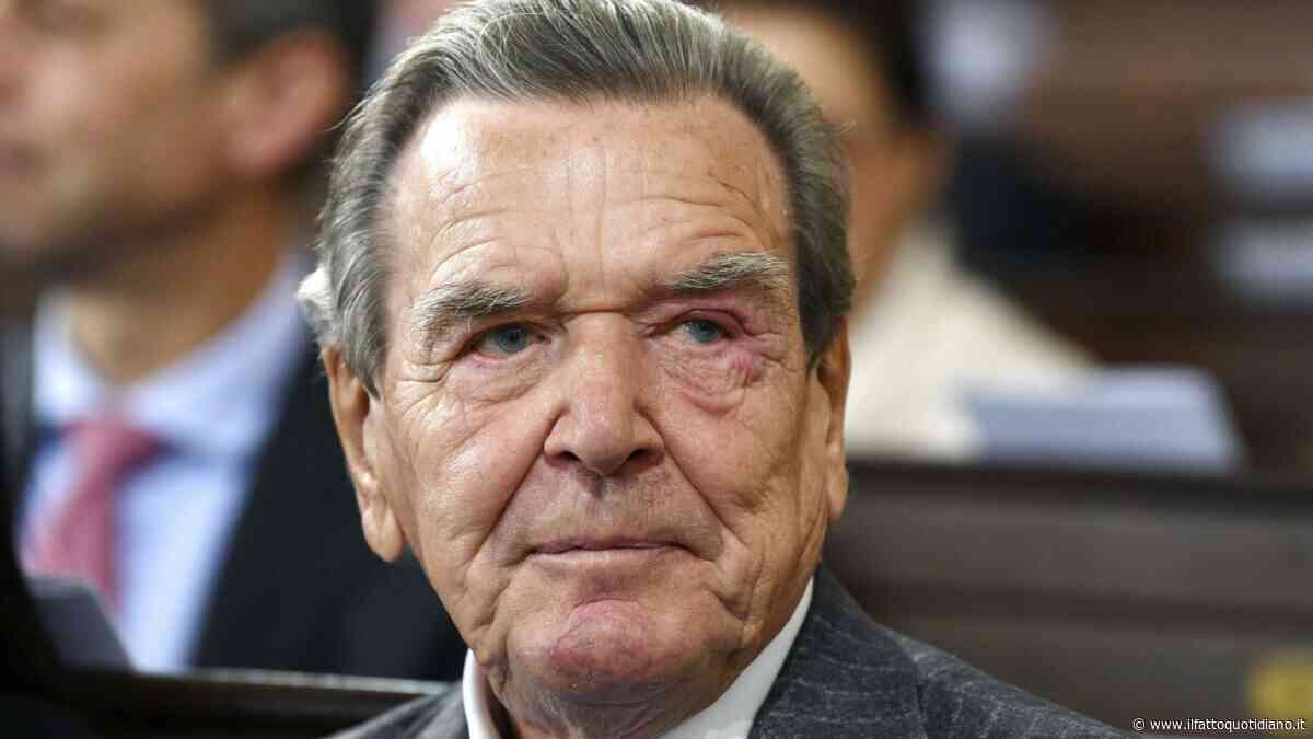 L’ex cancelliere tedesco Schröder lavorerà per un’azienda russa: l’incarico nella società che gestisce supermercati