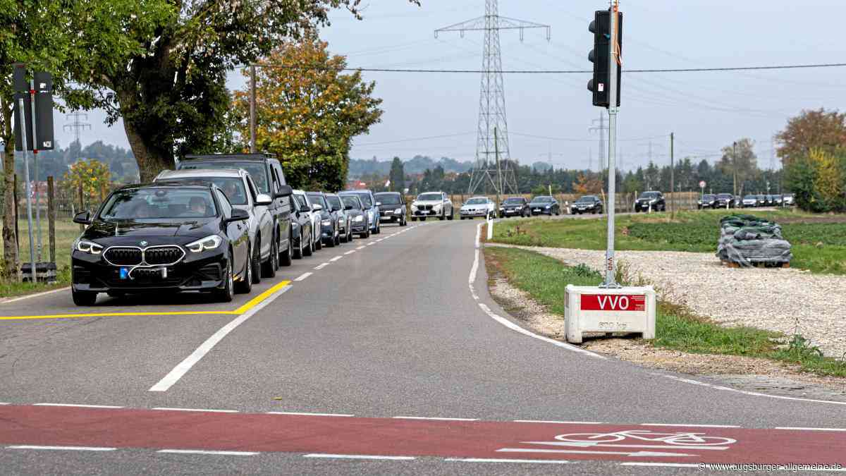 Vollsperrung auf der B17 in Augsburg sorgt für Staus