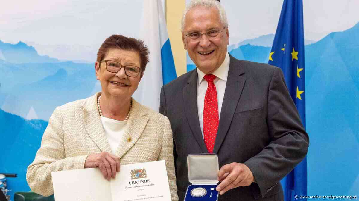 Freisings ehemalige 2. Bürgermeisterin Eva Bönig erhält Kommunale Bürgermedaille