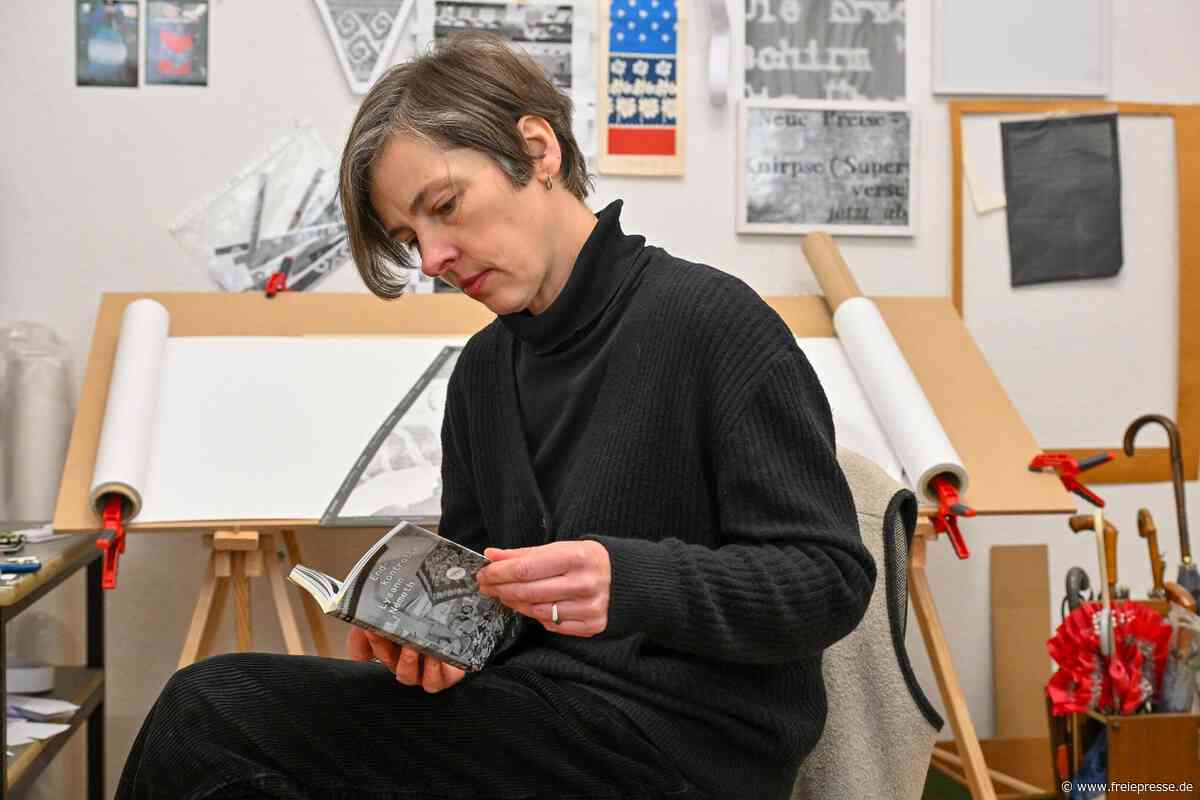 Chemnitzer Künstlerin stellt Buch über Schirmfabrik Adorf in „Lila Villa“ vor
