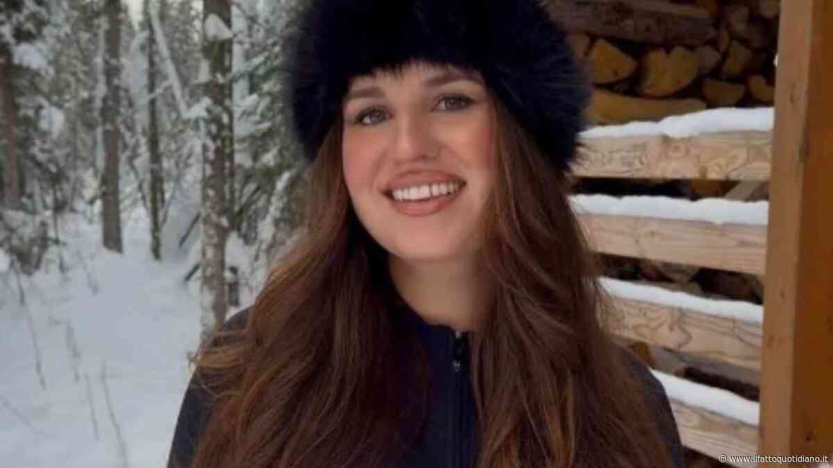 “Ti svegli ed è buio. Vai al lavoro ed è buio. Torni a casa ed è ancora buio ma c’è qualcosa di speciale negli inverni qui in Alaska, dove ci siamo trasferiti. Ora aspettiamo il primo figlio”: la storia di Julia e Trent Caples