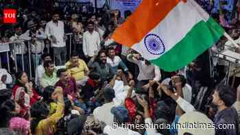 Jharkhand protest: Congress workers scuffle with police outside CEO office