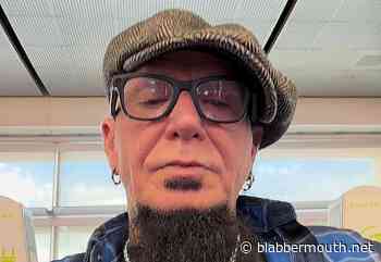 MUDVAYNE's CHAD GRAY On His Vocal Injury: 'I'm F***ing Scared To Death'