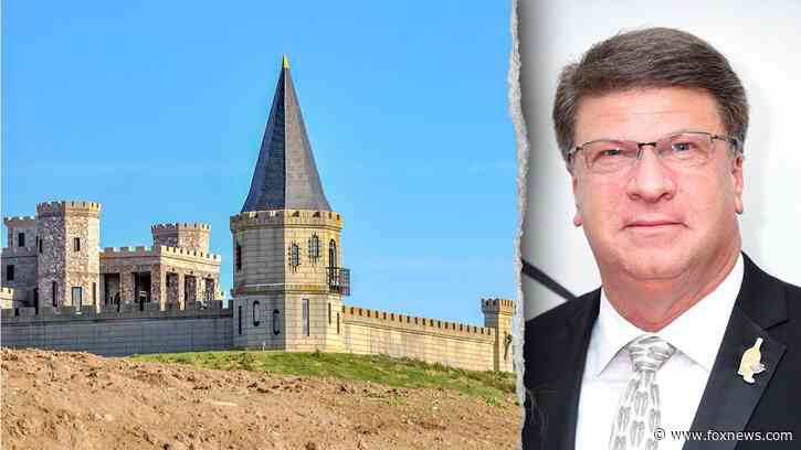 Kentucky bourbon CEO fired after lawsuit alleges hidden cameras recording family members, minors nude: reports