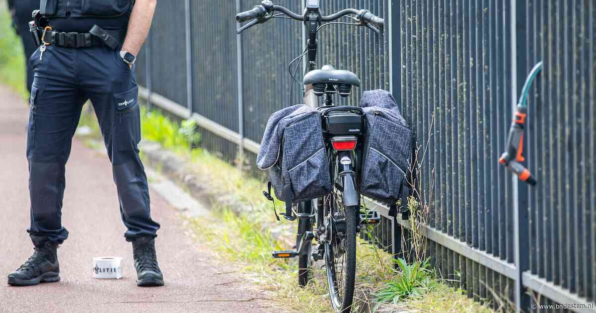 Fietsster raakt zwaargewond bij val in Roosendaal, traumahelikopter gealarmeerd