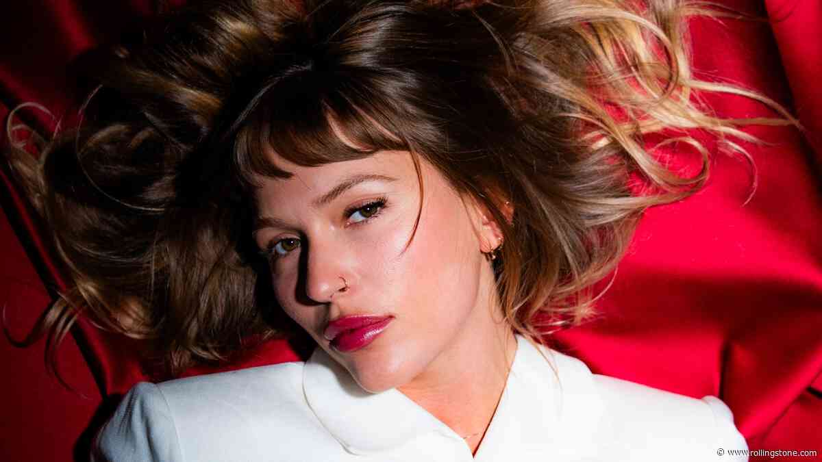 Inside Lennon Stella’s Autumnal Folk Return