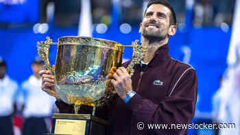 Novak Djokovic wint in Peking eerste toernooi van dit jaar na opgave Alex de Minaur, eindzege Carlos Alcaraz in Tokio na periode vol blessureleed