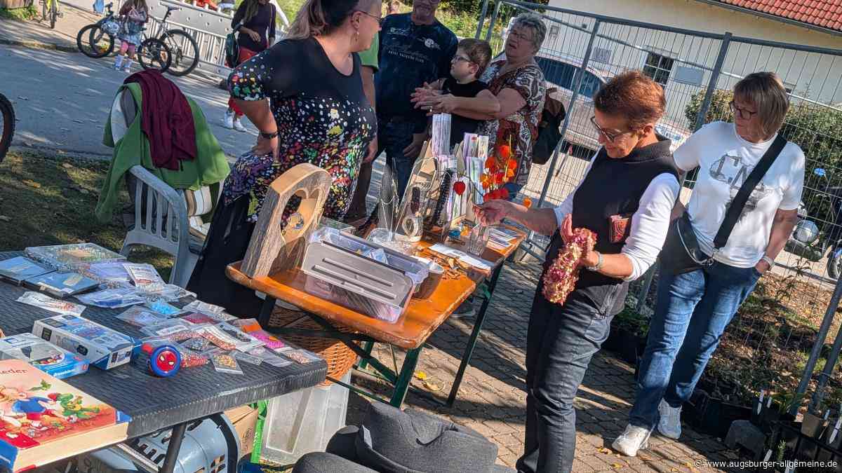 Gebrauchtes, Handwerkskunst und Plausch beim Herbstflohmarkt