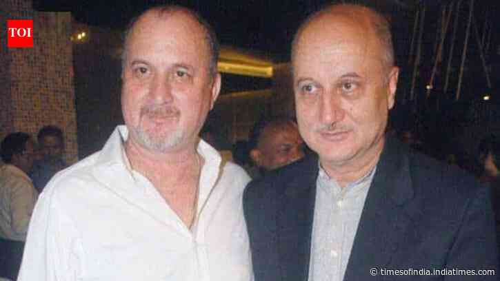Raju Kher on having bladder cancer, Anupam slapped him as he mentioned hospital expense