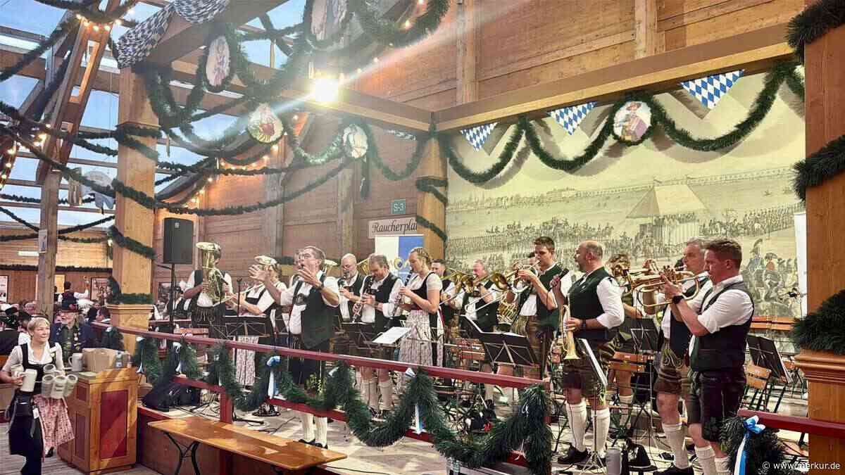 „Nicht unser Tagesgeschäft“: Stadtkapelle aus Oberbayern überrascht über eigenen Erfolg auf der Oidn Wiesn
