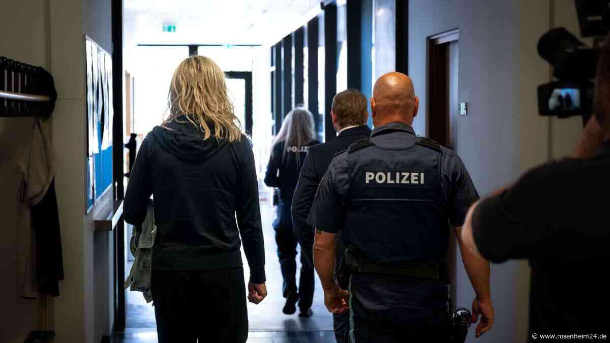Paukenschlag zum Prozessende: Urteil gegen Trans-Polizistin – warum sich das Opfer meldete