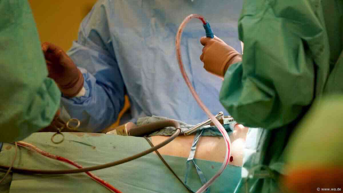 Skandalöser Kunstfehler: Ärzte vergessen Nadel im Bauch – Patientin leidet zwei Jahre