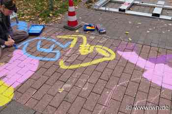 Bunte Motive sollen Radfahrer vom alten Weg fernhalten