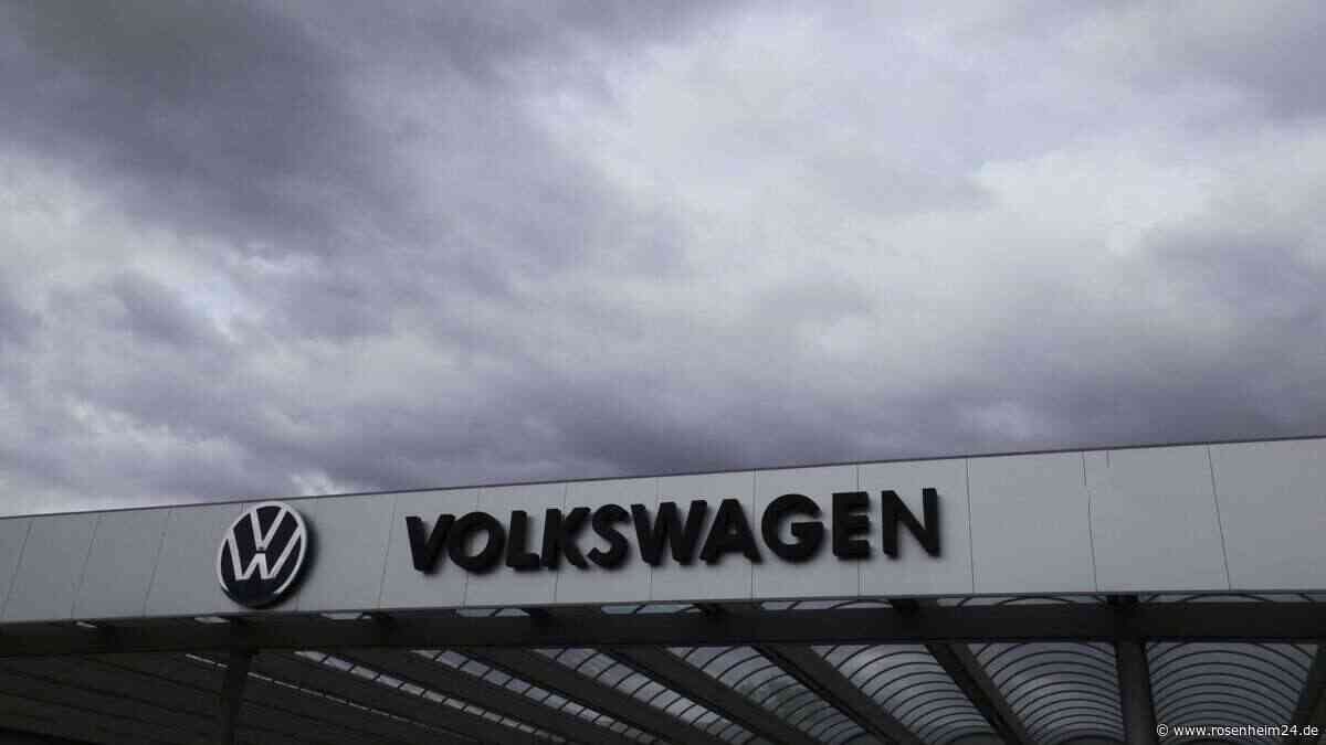 Automobilindustrie im freien Fall: Stimmungsbarometer auf Jahrestief – VW als Symbol der Krise