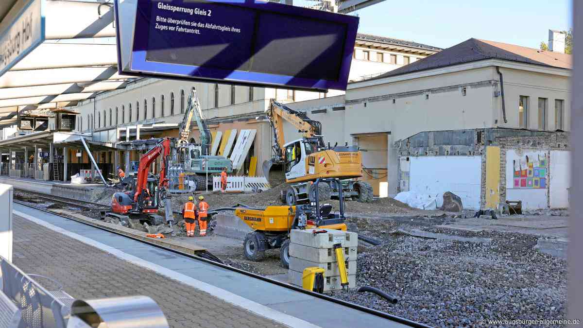 Auf Gleis 1 rollen jetzt die Bagger: Der Umbau am Augsburger Hauptbahnhof läuft