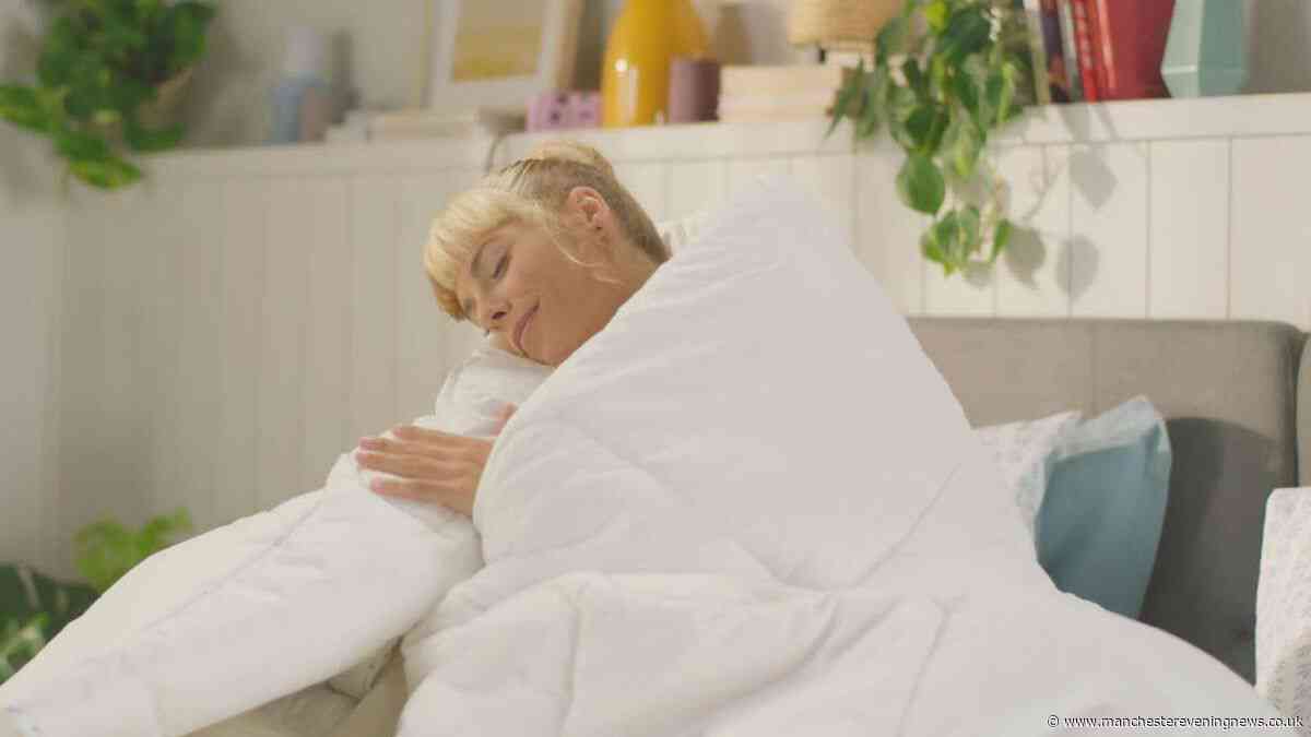 Emma shoppers nab £500 worth of 'free' gifts with mattress offering 'instant sleep'