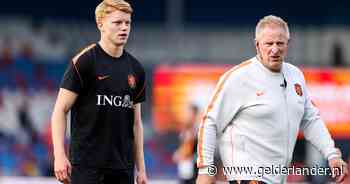 LIVE EK-kwalificatie | Tegenvaller Jong Oranje: Kees Smit haakt geblesseerd af in warming-up